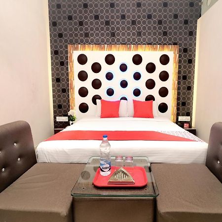 Oyo 14829 Hotel J Cruise 루드히아나 외부 사진