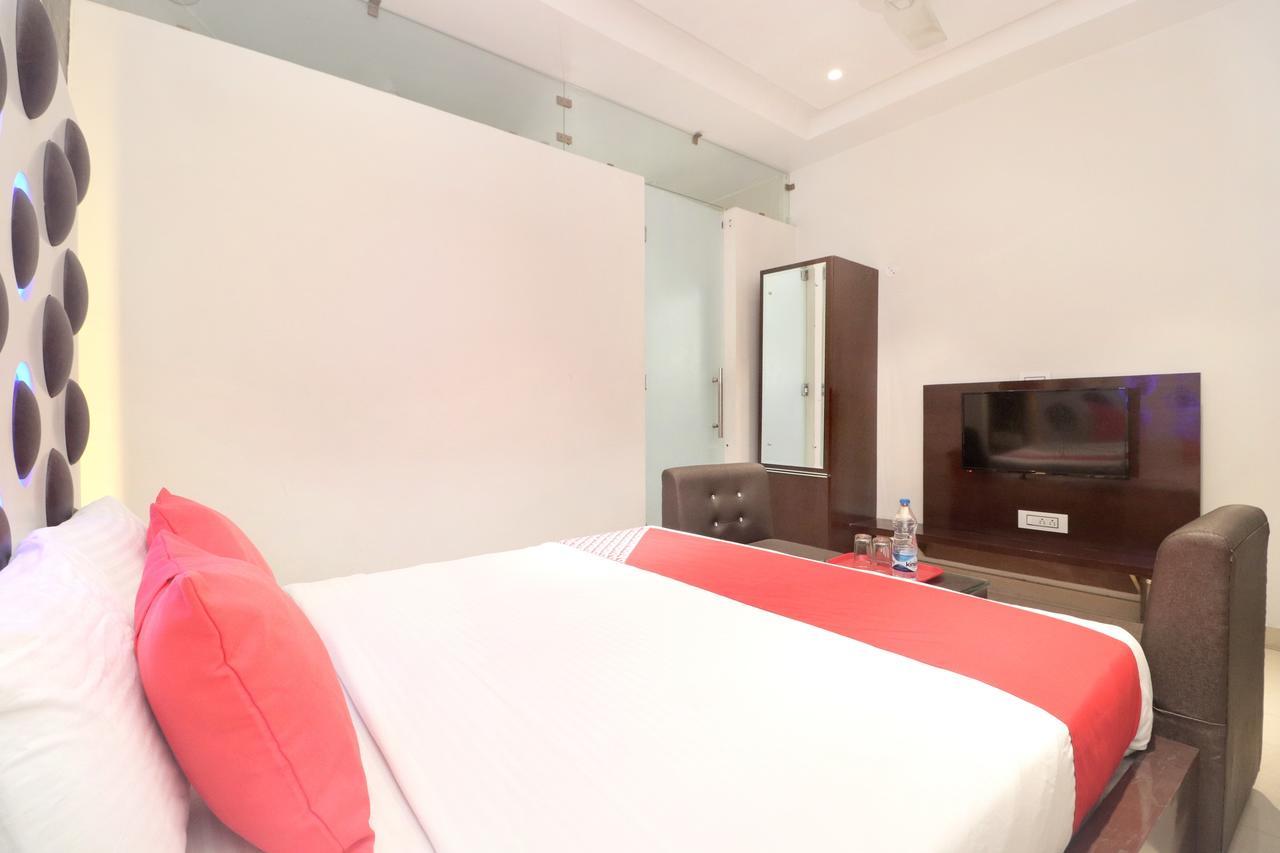 Oyo 14829 Hotel J Cruise 루드히아나 외부 사진