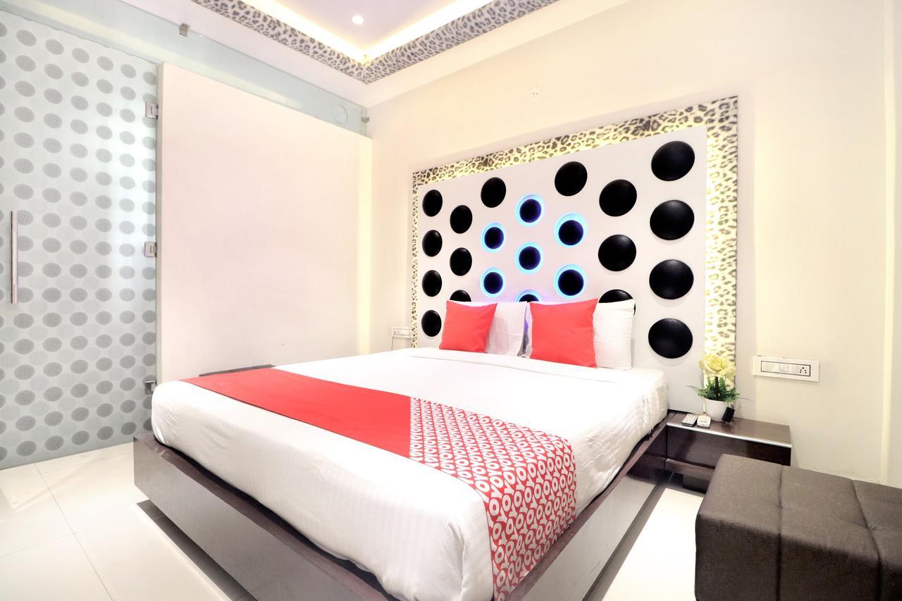 Oyo 14829 Hotel J Cruise 루드히아나 외부 사진